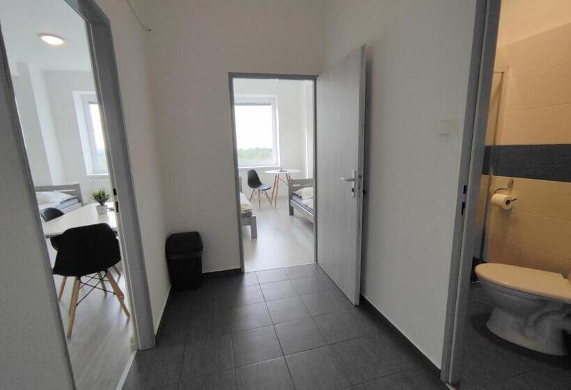 ユースホステル Slobi