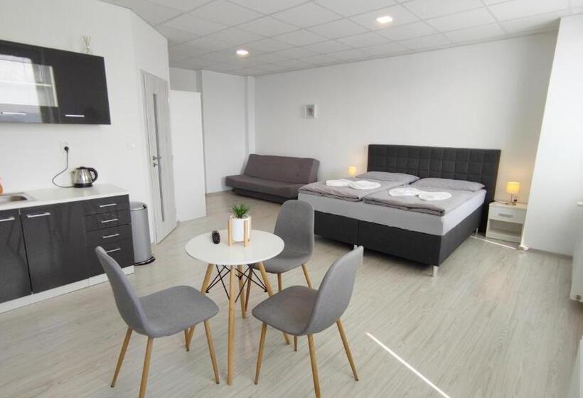 ユースホステル Slobi