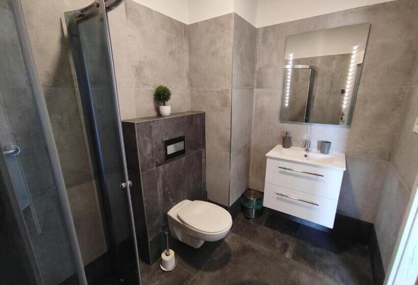 ユースホステル Slobi