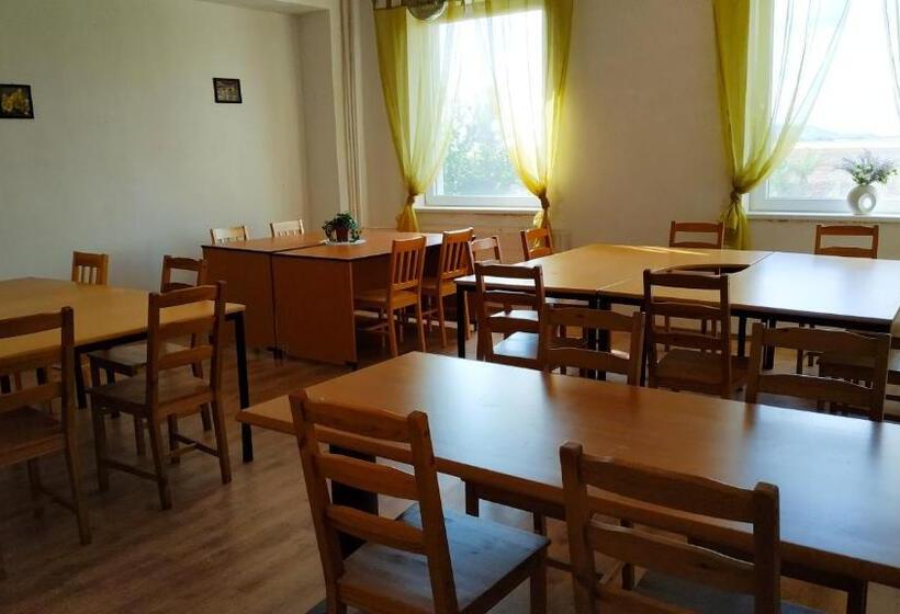 ユースホステル Slobi