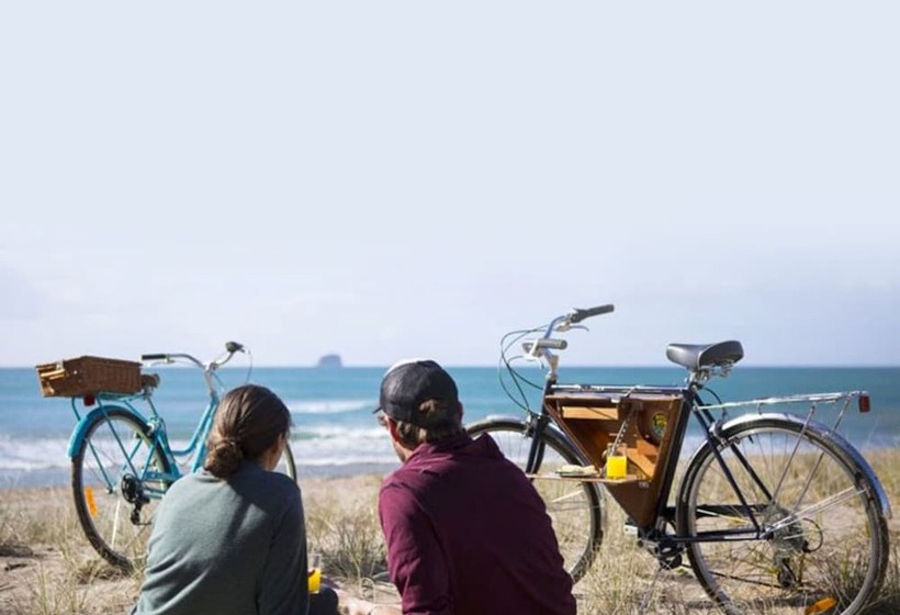 Общежитие Tatahi Cove Back Packer