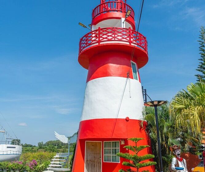 Apinya Resort Bangsarey