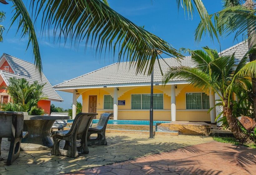 Apinya Resort Bangsarey