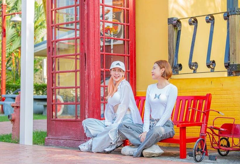 Apinya Resort Bangsarey