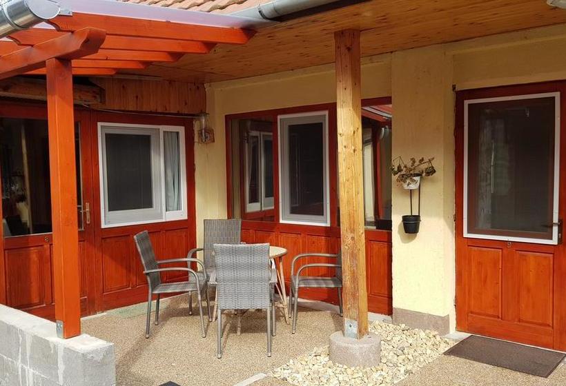 Bed and Breakfast Central Panzió Gyula
