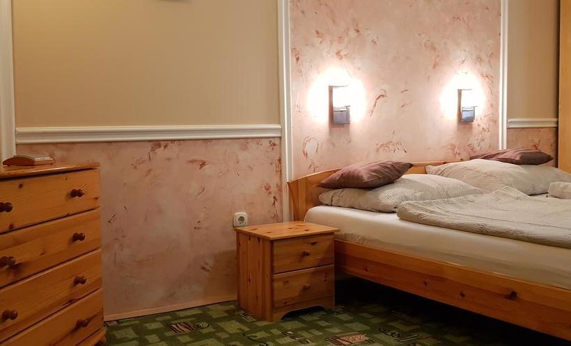 Bed and Breakfast Central Panzió Gyula