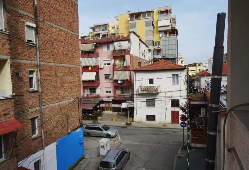 Buff Hostel Tirana