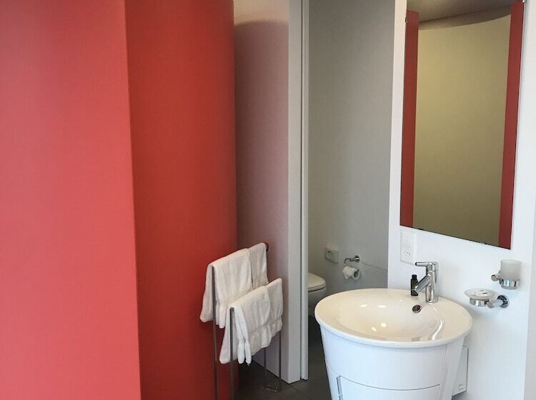 Chromotel Self Check In