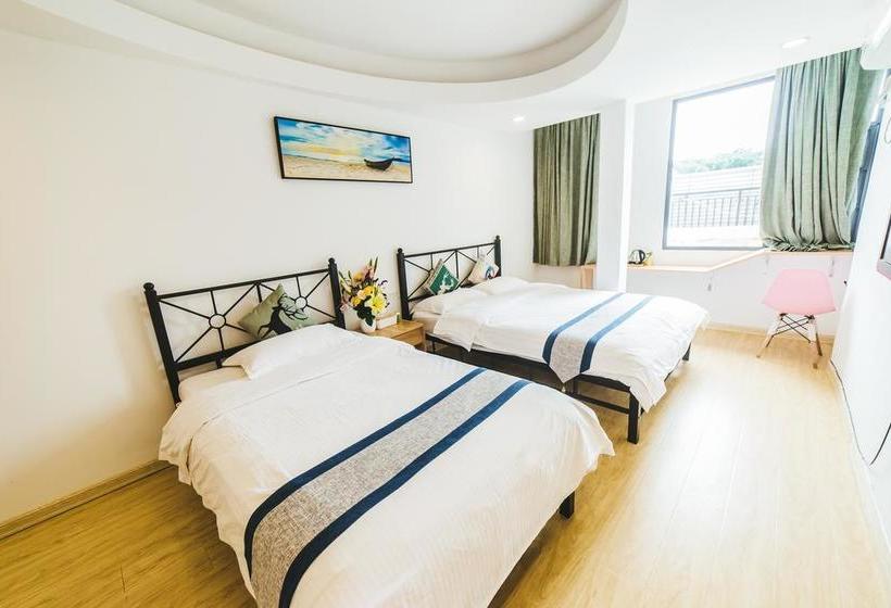 Global Village River View Hostel