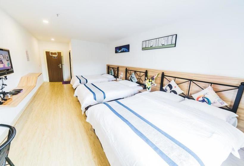 Global Village River View Hostel