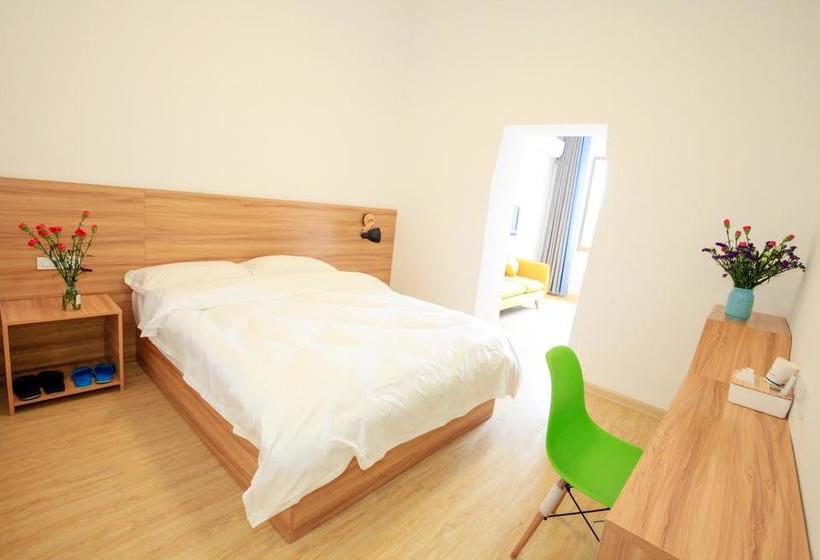 Global Village River View Hostel