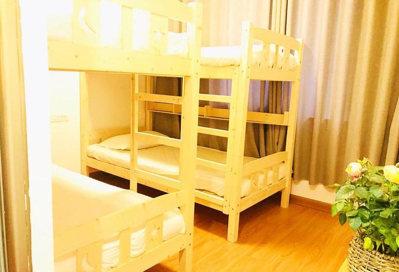 Global Village River View Hostel