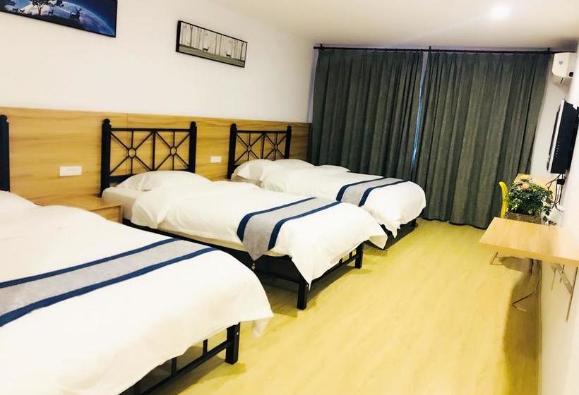 Global Village River View Hostel