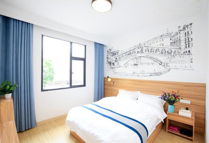 Global Village River View Hostel