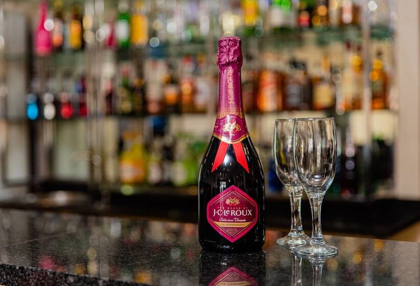 Bayside Hotel 116 West Street