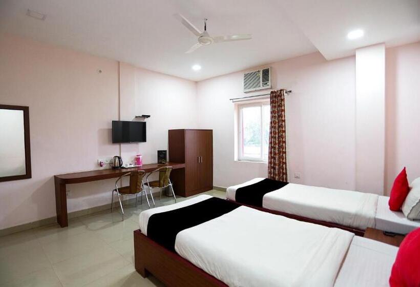 Отель Townhouse Best Inn