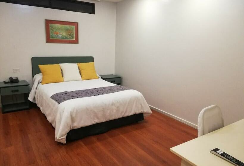 Отель Bombuscaro