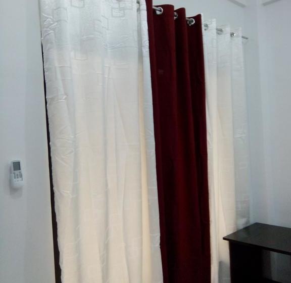 هتل Chelle S Apartelle  Inn