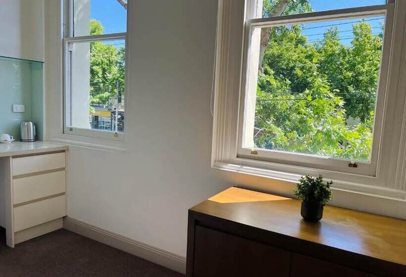 Clarendon Hotel Melbourne