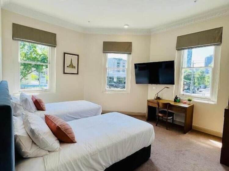 Clarendon Hotel Melbourne