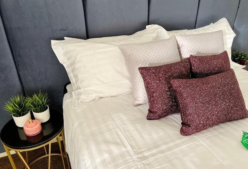 Clarendon Hotel Melbourne