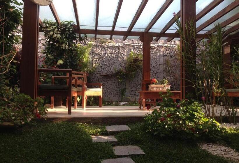 Отель Dominguez Plaza