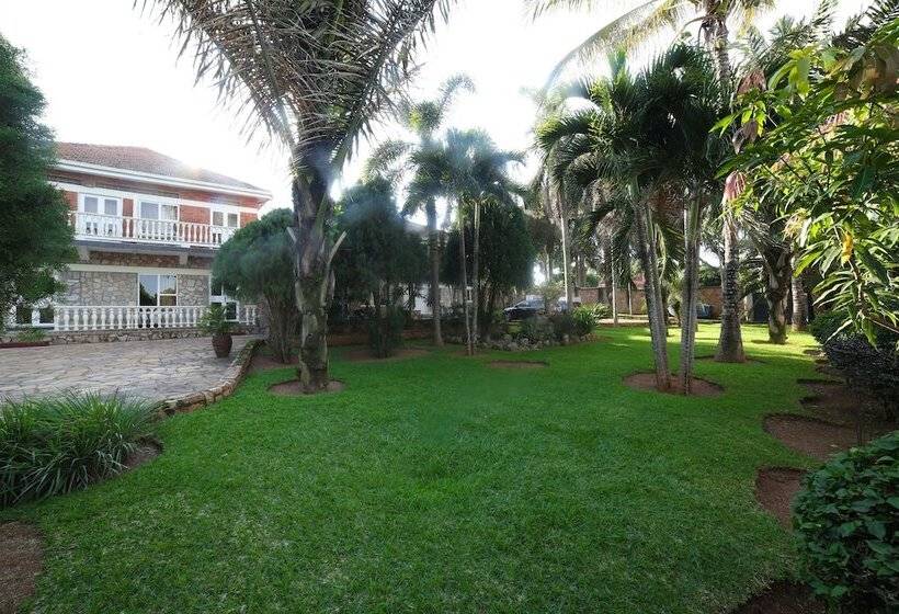 هتل Entebbe Palm