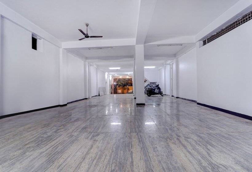 Itsy Hotels Prakasam Residency