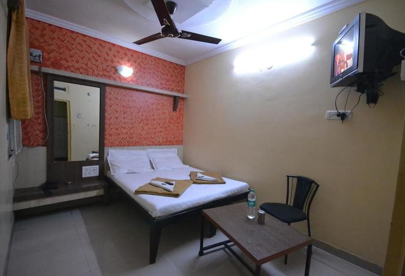 בית מלון כפרי Madhava