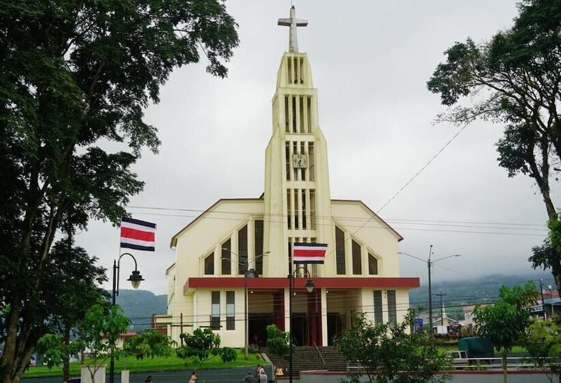 فندق Mi Linda Tierra