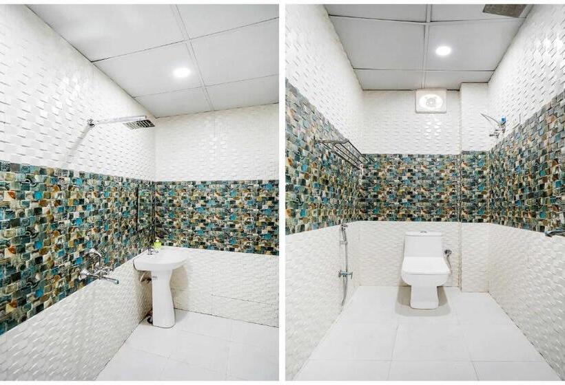 Hotel Oyo 10916 Aashirwad Residency