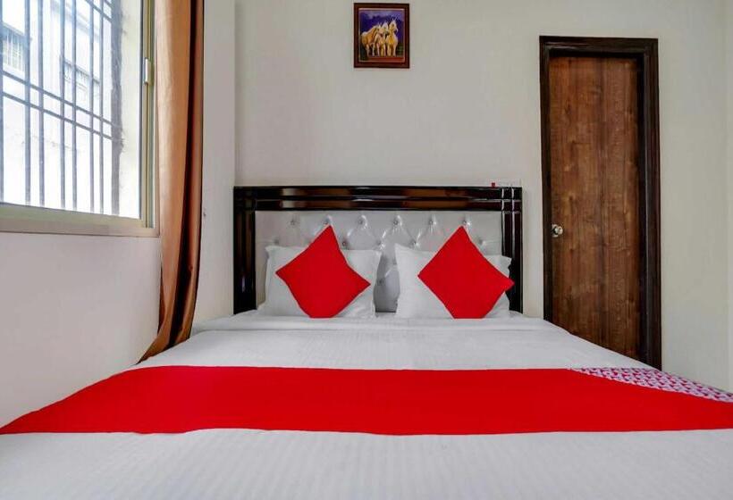 Hotel Oyo 10916 Aashirwad Residency