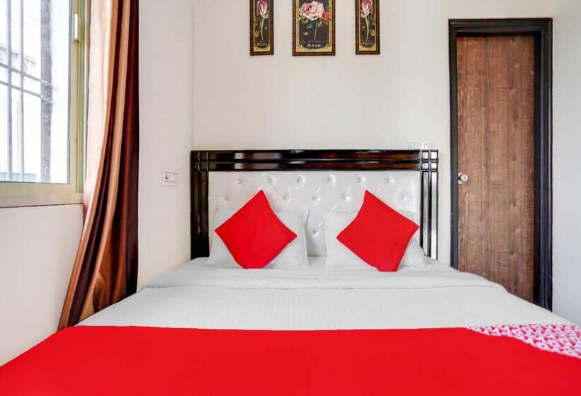 Hotel Oyo 10916 Aashirwad Residency