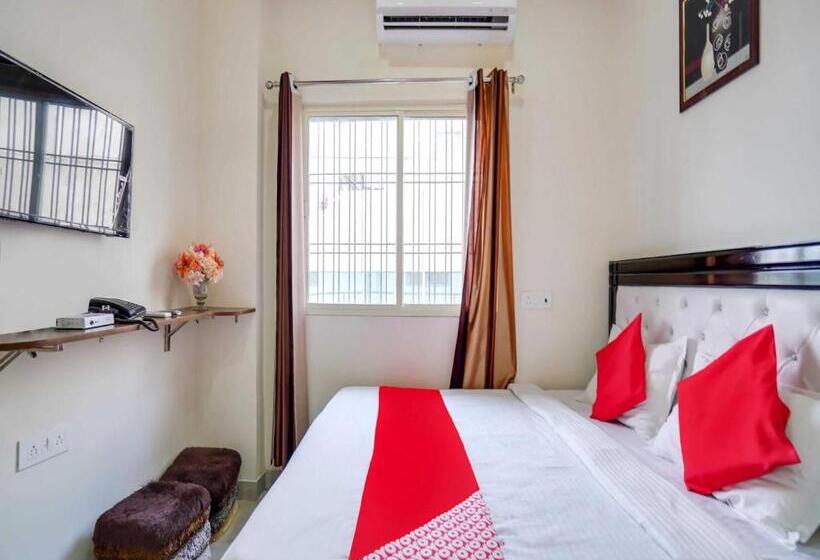 Hotel Oyo 10916 Aashirwad Residency
