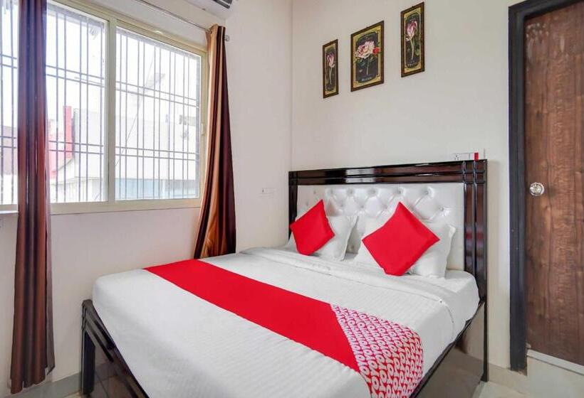 Hotel Oyo 10916 Aashirwad Residency