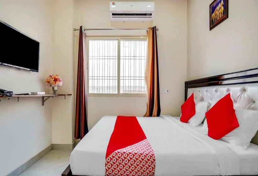 Hotel Oyo 10916 Aashirwad Residency