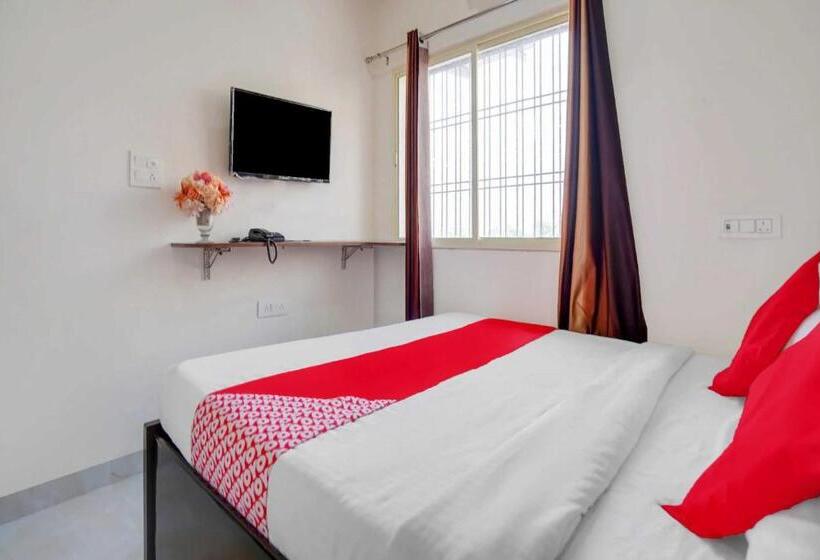 Hotel Oyo 10916 Aashirwad Residency