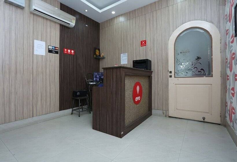 هتل Oyo 5518 Near Beltola