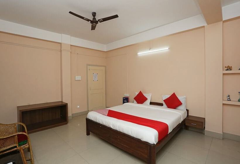 هتل Oyo 5518 Near Beltola