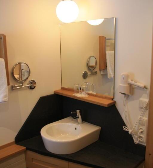 ホテル Pension Schusterpeter