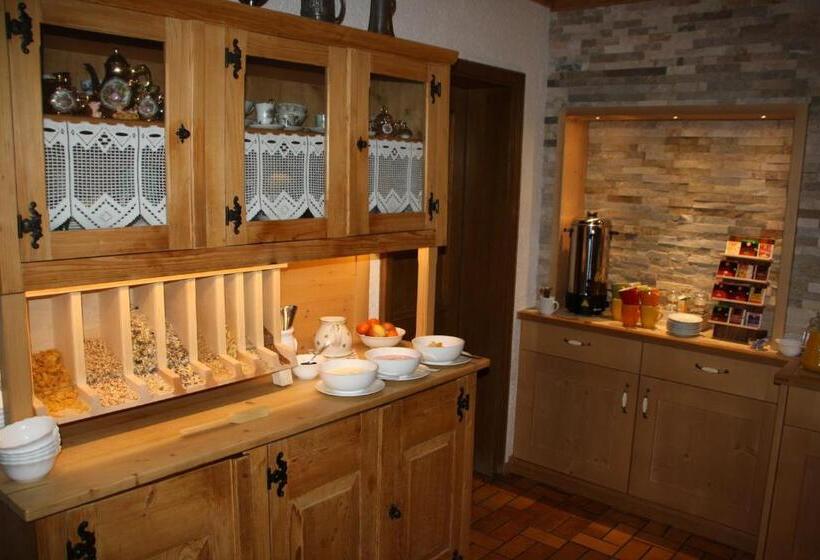 ホテル Pension Schusterpeter