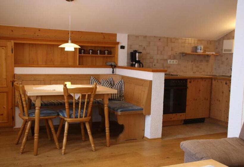 ホテル Pension Schusterpeter