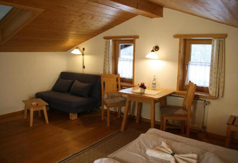 ホテル Pension Schusterpeter