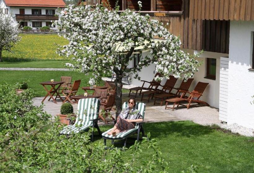 ホテル Pension Schusterpeter