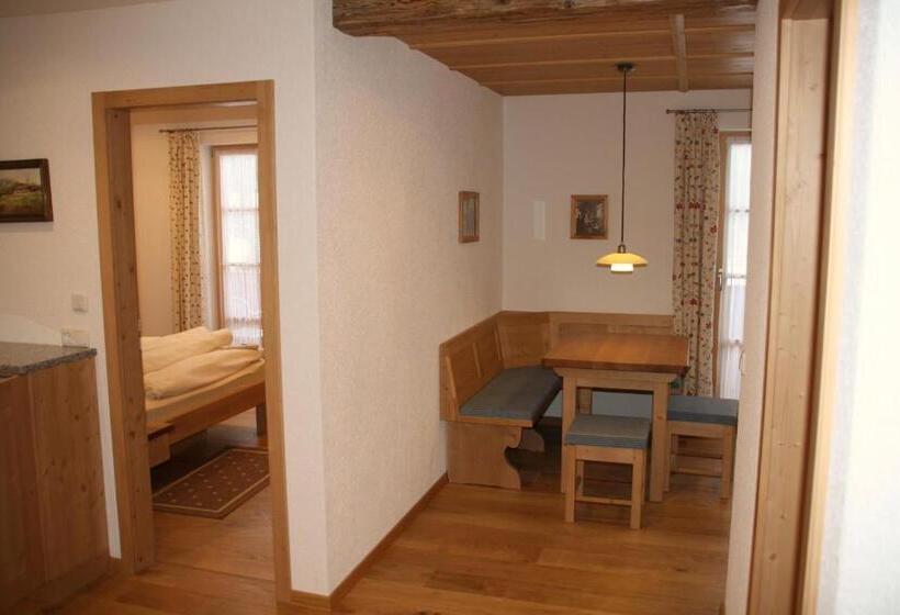 ホテル Pension Schusterpeter