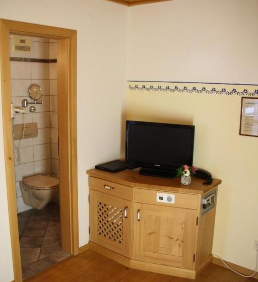 ホテル Pension Schusterpeter