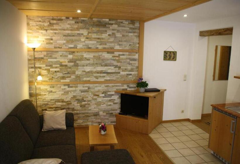 ホテル Pension Schusterpeter