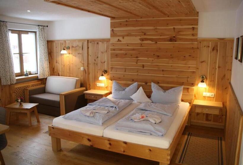 ホテル Pension Schusterpeter