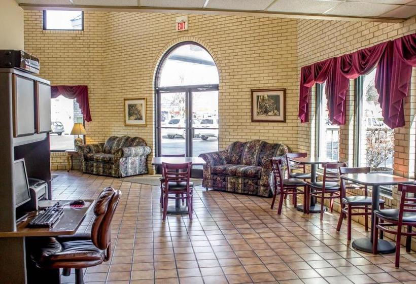 בית מלון כפרי Rodeway Inn