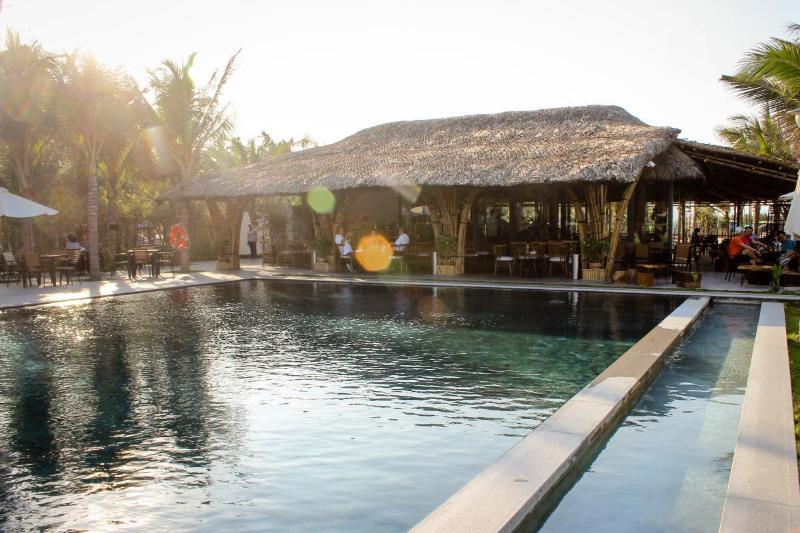 هتل Sala Tuyhoa Beach